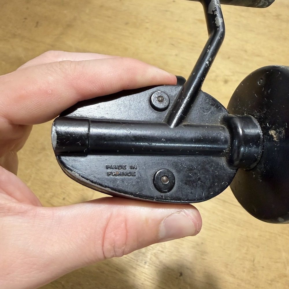 Vintage Garcia Mitchell 300 Spinning Reel France Fishing Reel Black Antique - Picture 9 of 13